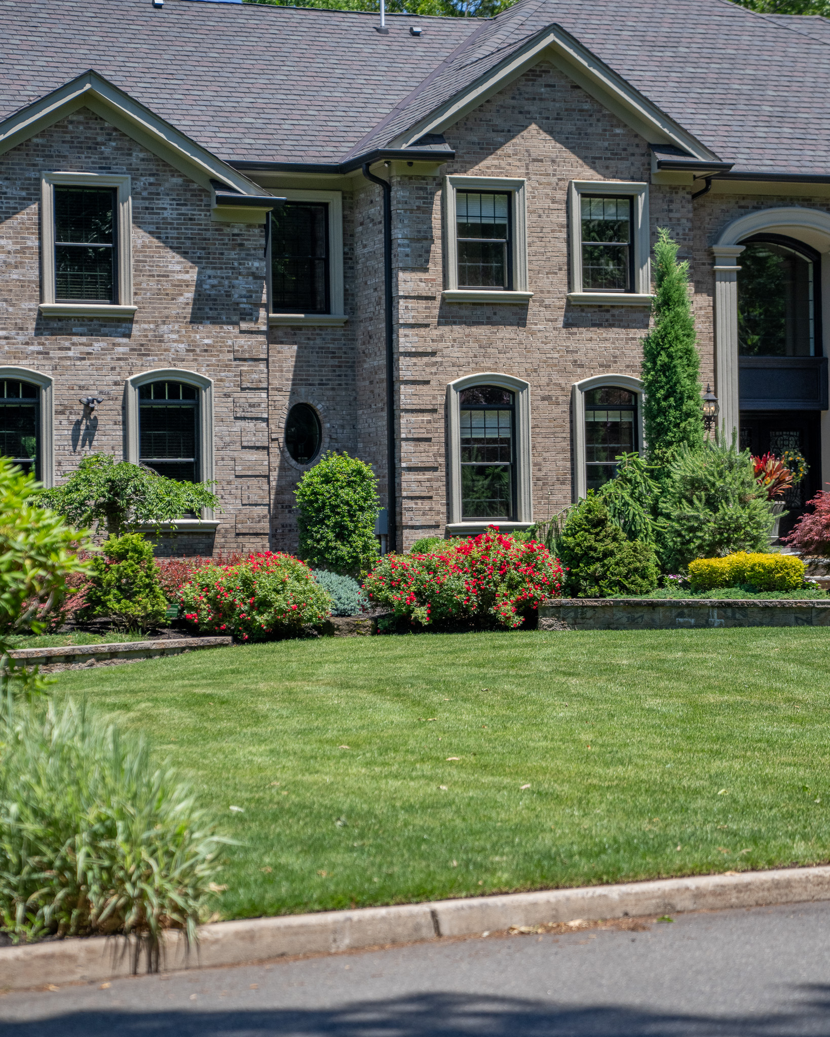 The Front Yard as an Arrival — image 4