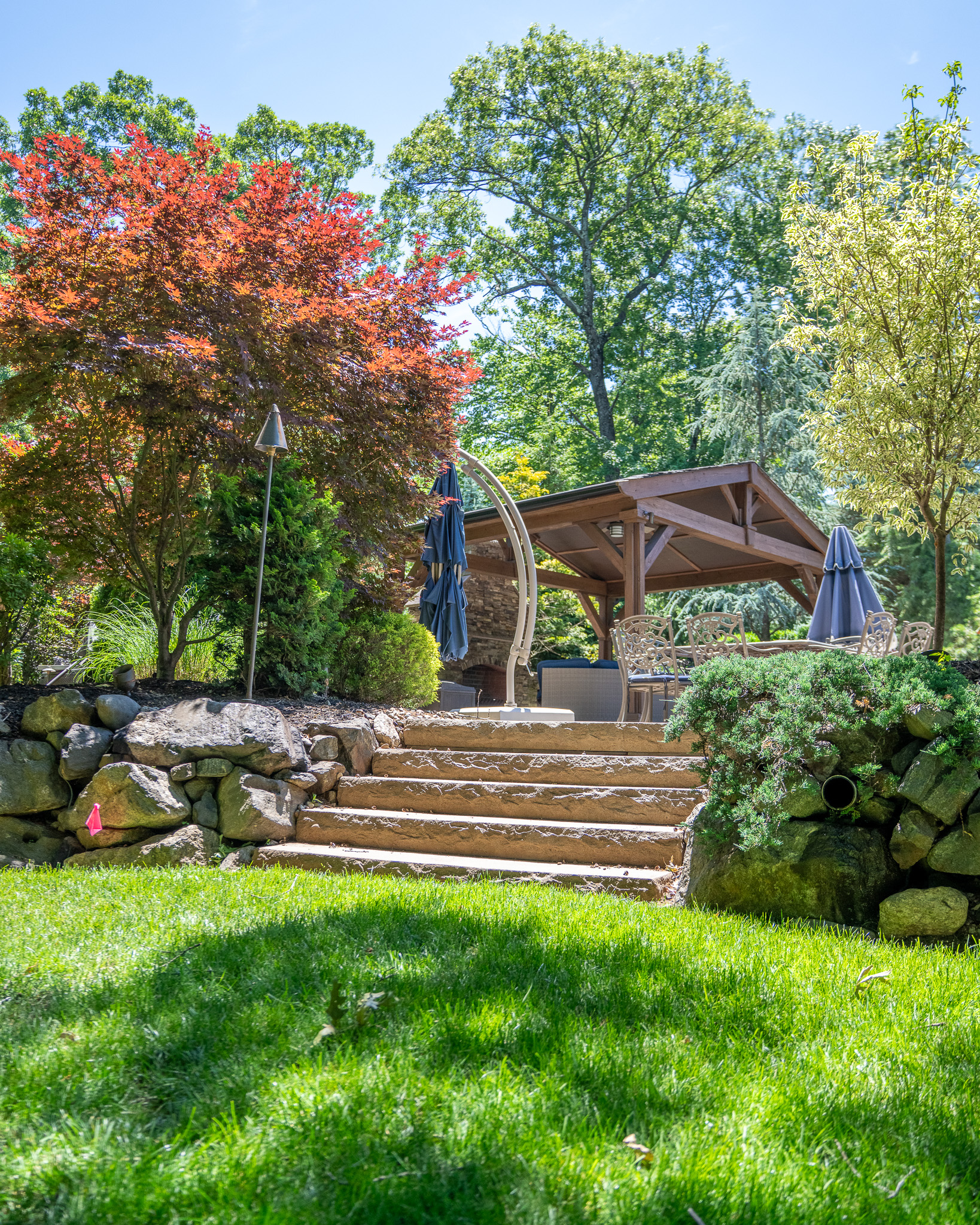 A Hillside Backyard on Three Levels — image 4