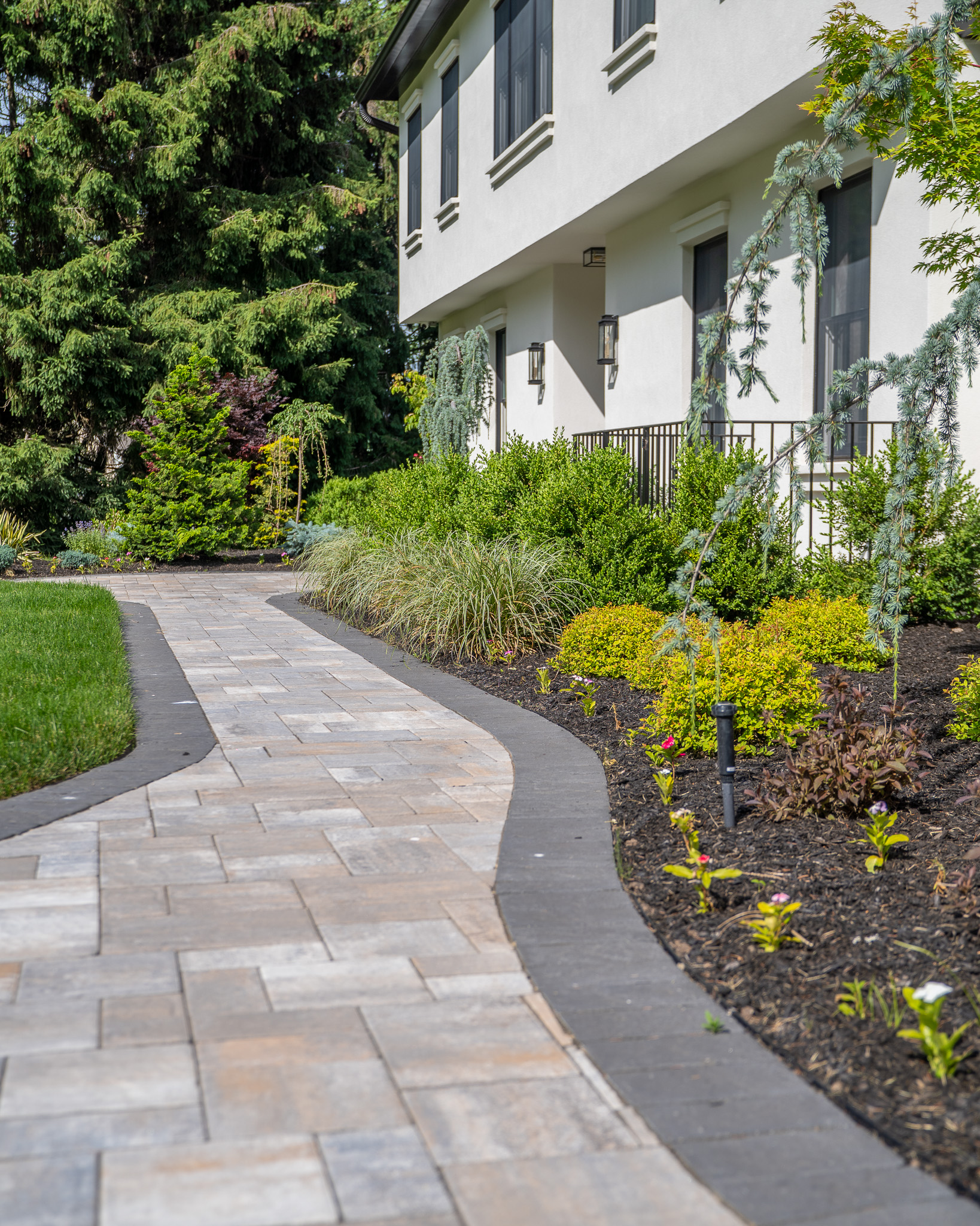 A Hillside Backyard on Three Levels — image 3